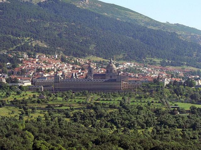 Duplex El Escorial Hotel San Lorenzo de El Escorial Buitenkant foto